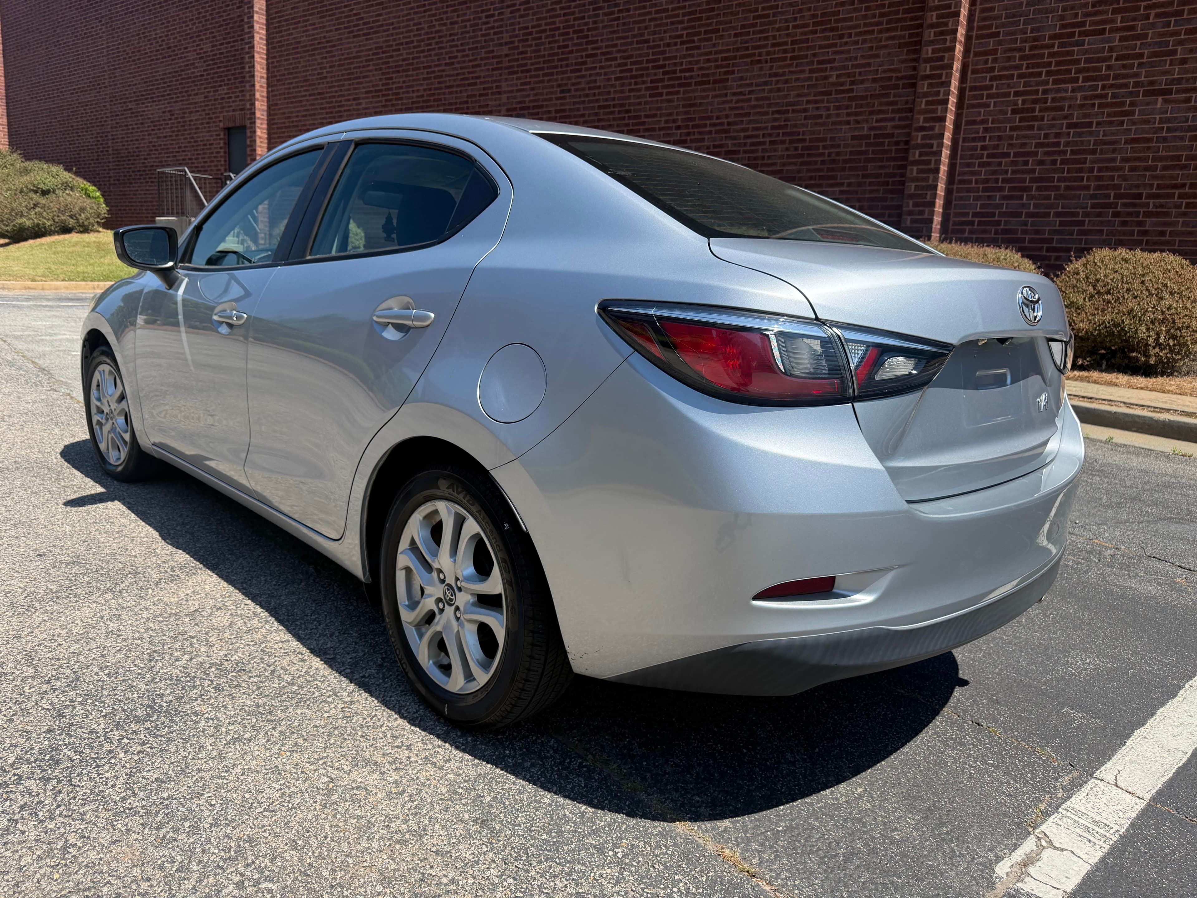 2017 Toyota Yaris iA - Thumbnail 3