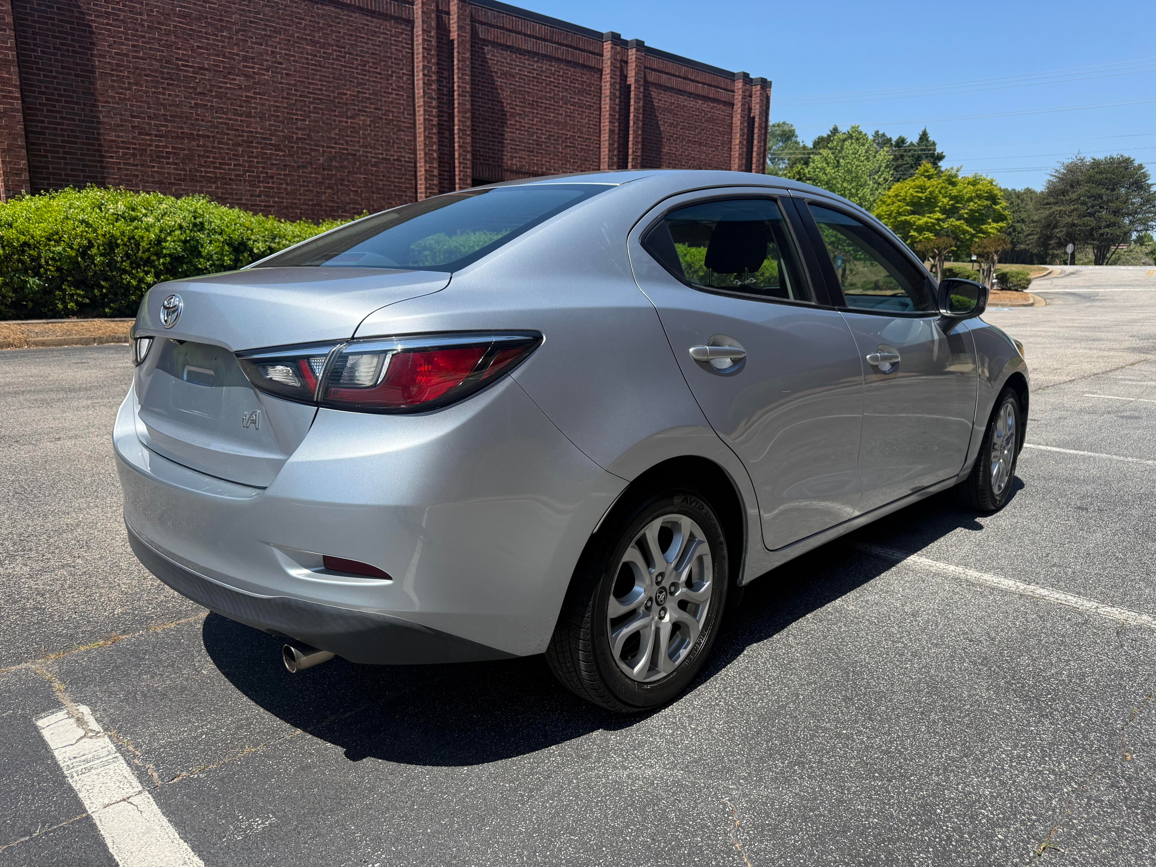 2017 Toyota Yaris iA - Thumbnail 4