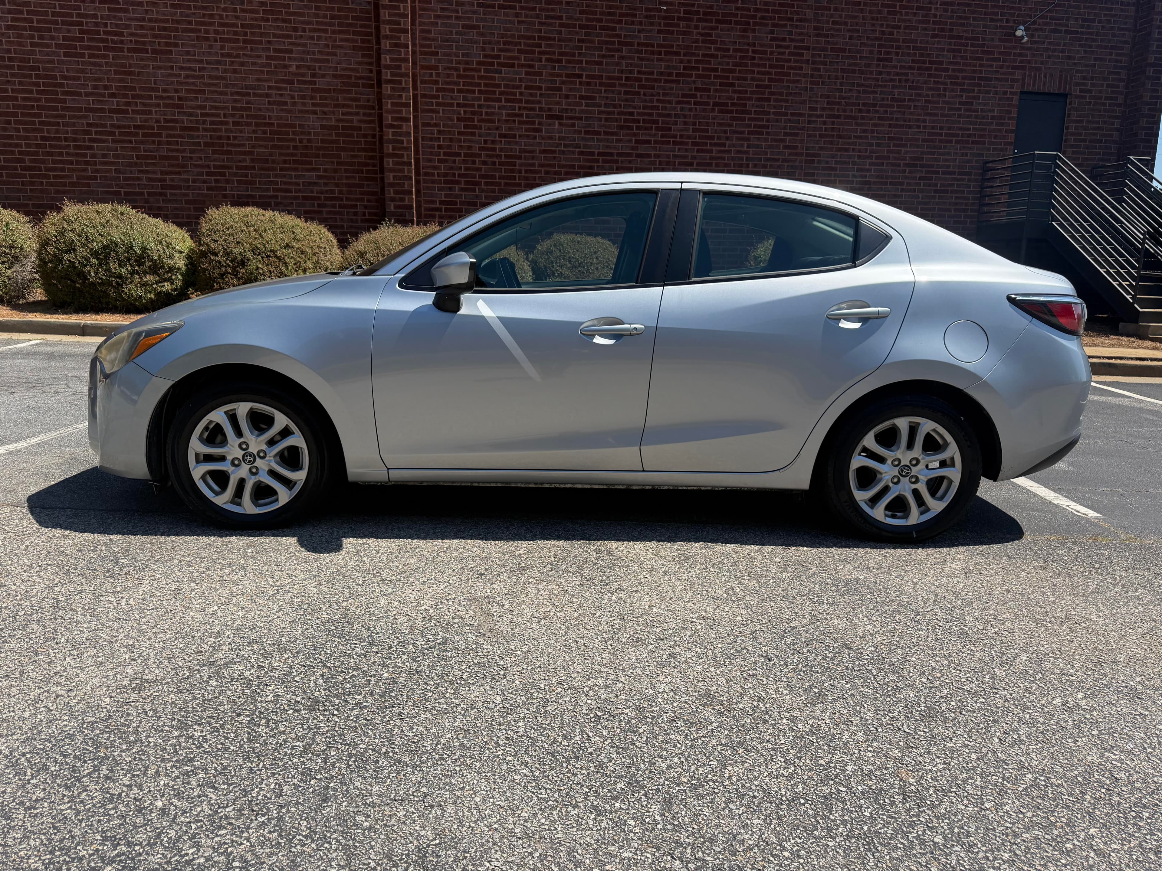 2017 Toyota Yaris iA - Thumbnail 6