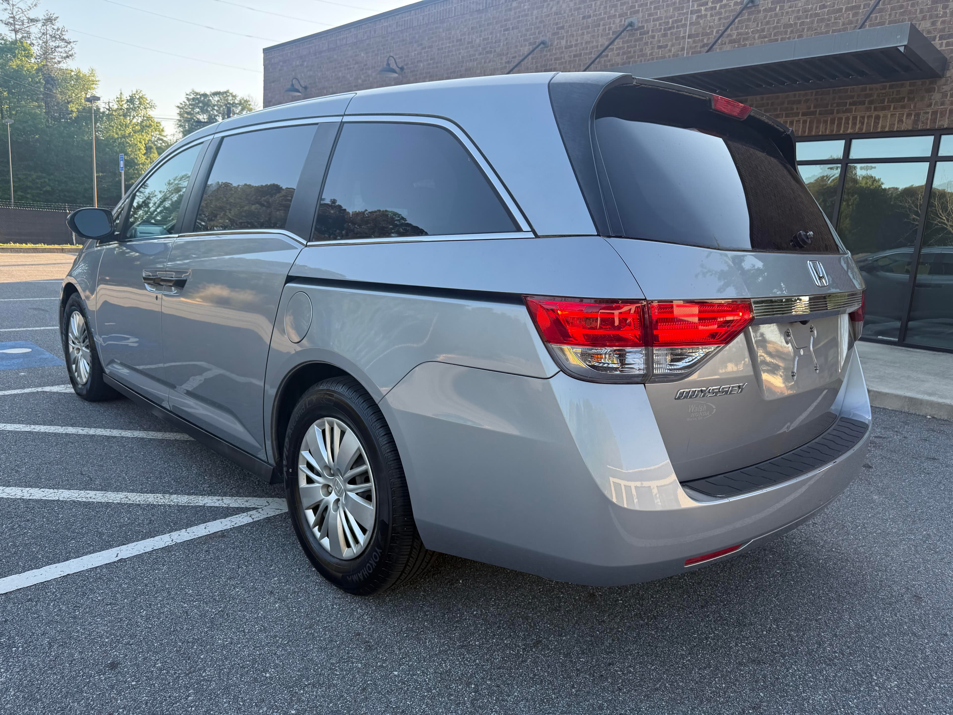 2016 Honda Odyssey Lx - Thumbnail 2