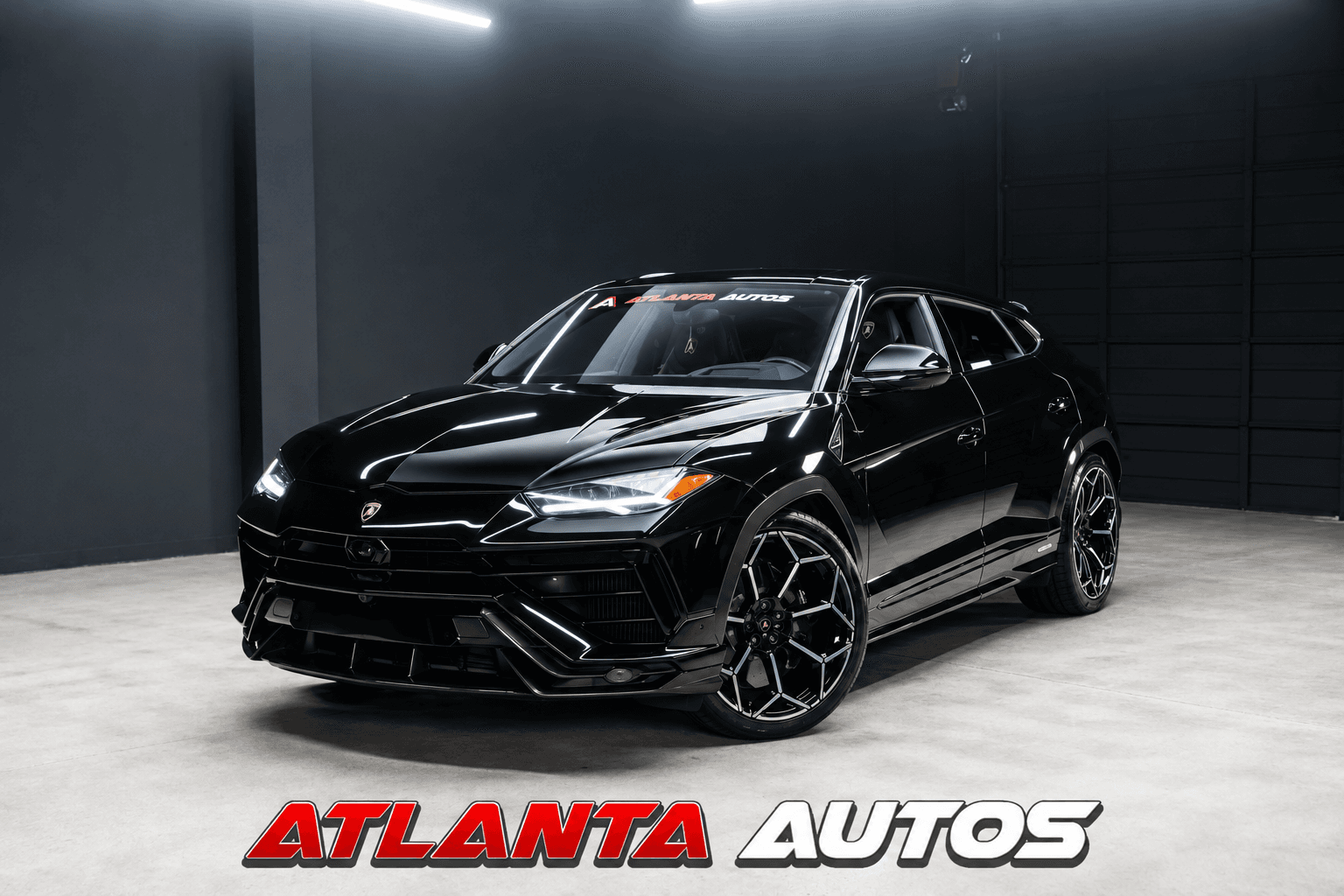 2023 LAMBORGHINI URUS