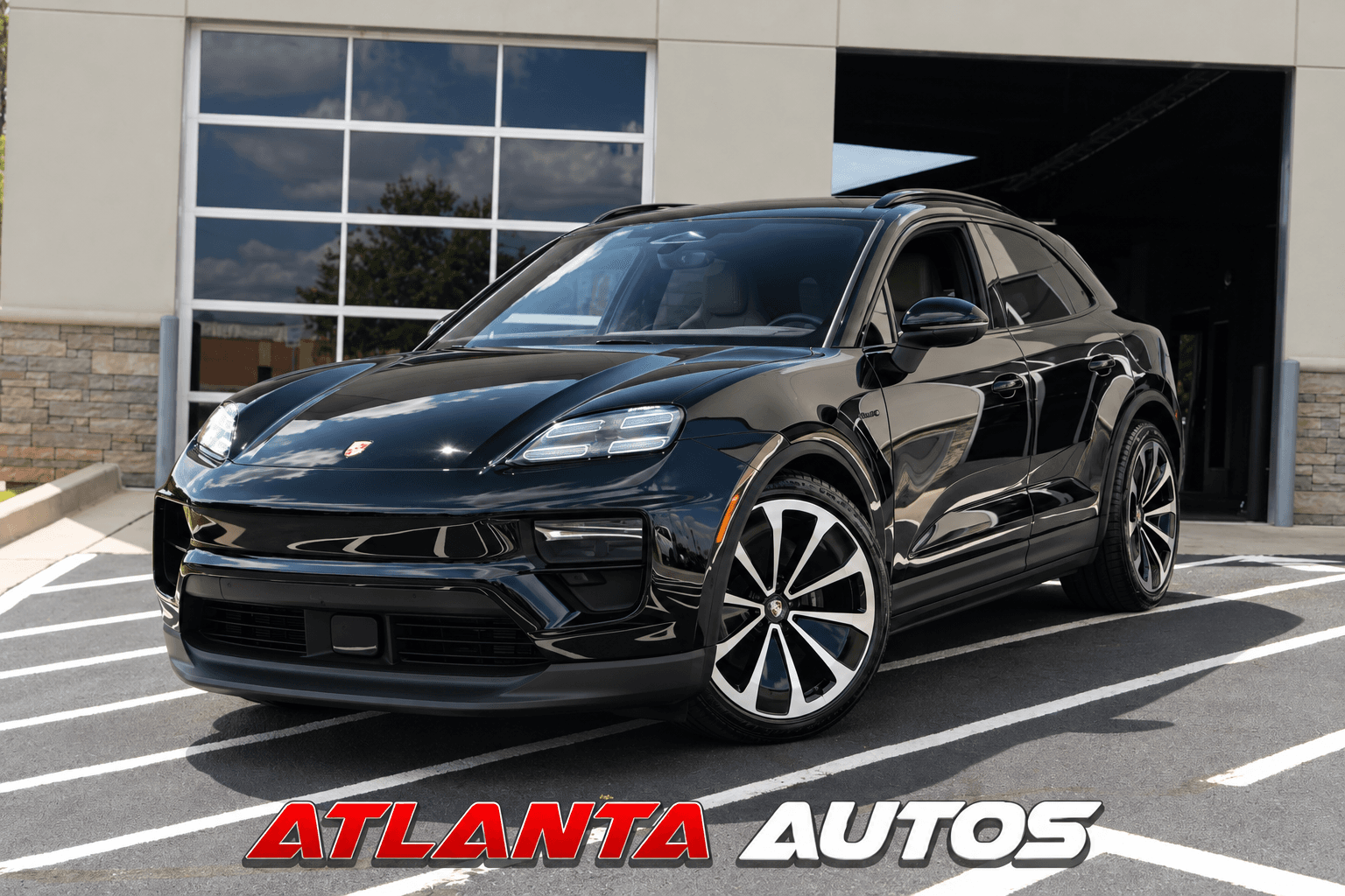 2025 PORSCHE Macan