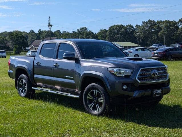 2017 TOYOTA Tacoma