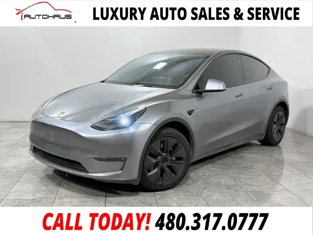 2025 TESLA Model Y
