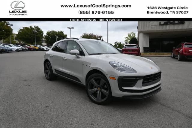 2024 PORSCHE Macan
